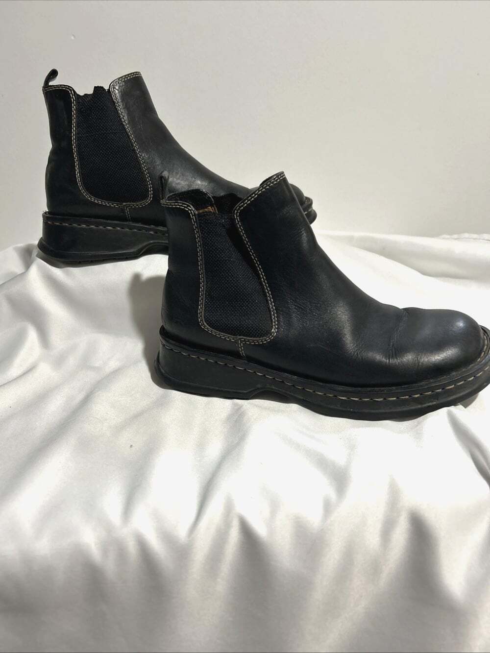 Born Chelsea Leather Black Ankle Boots Women's Size 6.5